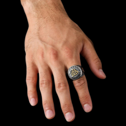 Anello uomo moderno e ampio in acciaio inox con il simbolo e le rune Viking Valknut 2