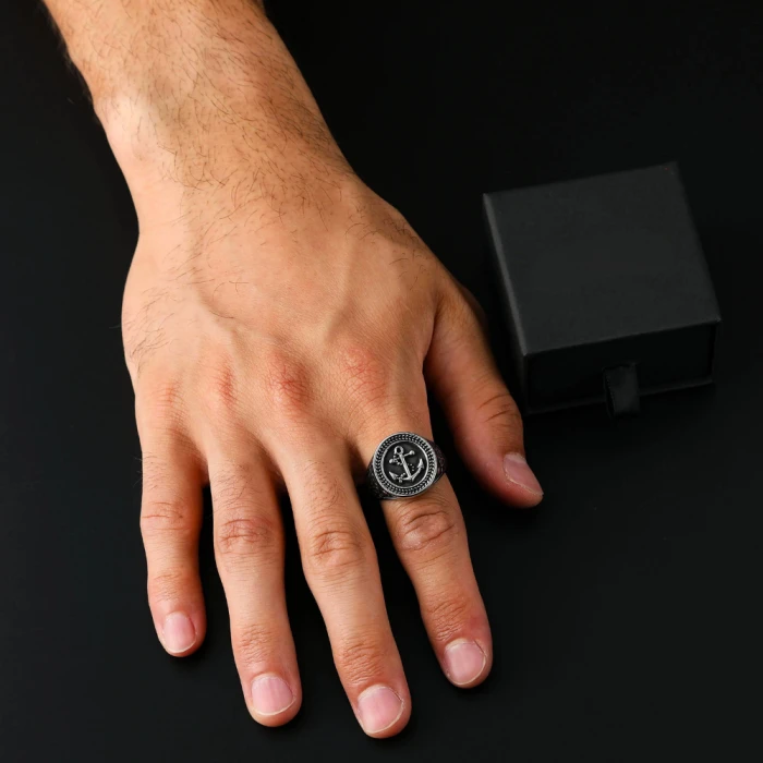 Chevalière homme ancre marine faites ressortir votre côté aventurier