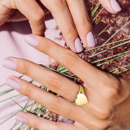 Anillo de sello de acero para mujer dorado con...