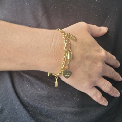 Pulsera de acero de oro femenino con doble cadena de oro corazón 5 encantos