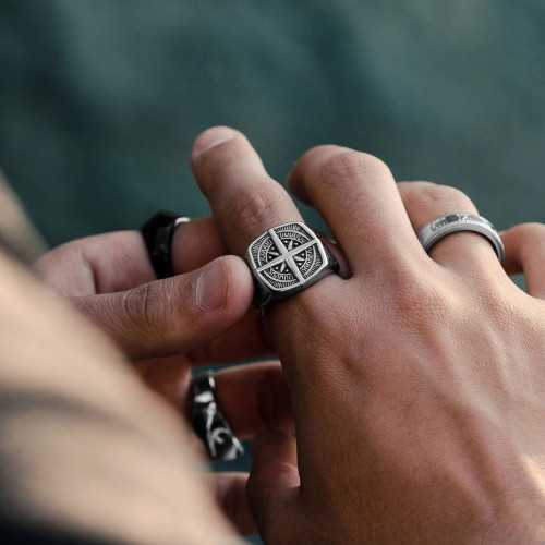Chevalière Boussole Tortuga en Acier Inoxydable - Bague Homme Compas Viking