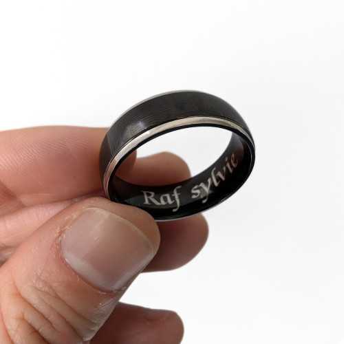 Anneau de fiançailles en titane noir pour couple femme et homme gravée