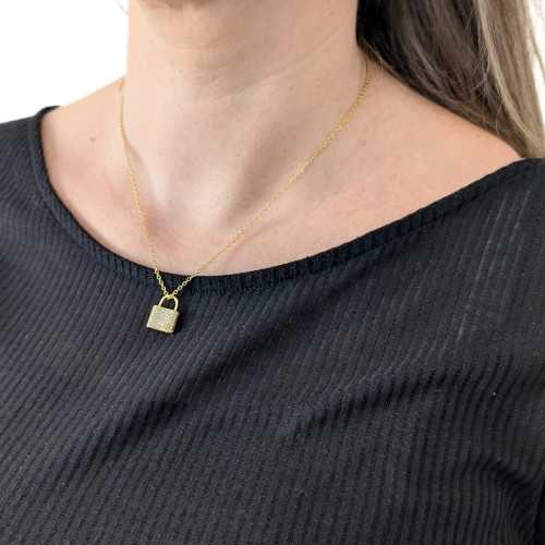 Padlock pendant necklace: symbolizing eternal love and fidelity