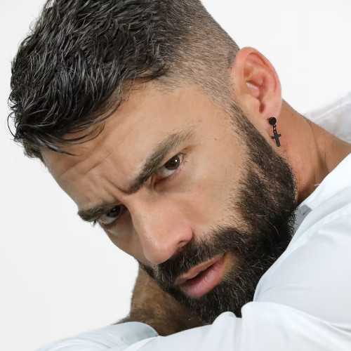 Pendientes de hombre Pieza con colgante cruzado en color negro de acero inoxidable