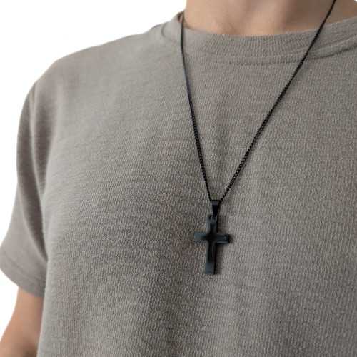 Collar de cruz para hombres de acero personalizado color negro