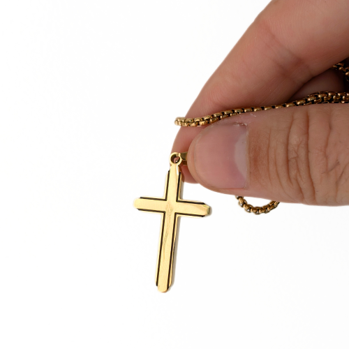 Pendentif pour Homme Croix Acier Or Bords Ligne Noire et Chaine Grains de Blé Incluse