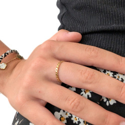 Openwork-Ring mit Mini-Herzen - Girl-Kernring oder Ehefrau in goldenem Edelstahl - Valentinstag 2