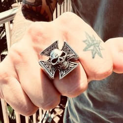 Ring Ritter für Männer Stahl Keltische Kreuzkopf Todesbiker 2