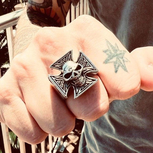 Bague Chevalière Homme Acier - Croix de Malte et Tête de Mort Biker