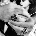 Bague Chevalière Homme Acier avec Tête de Mort, Croix Biker et Chiffre 13