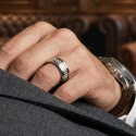 Stahl Mann Ringring mit schillernder weißer Kohlefaserleiste