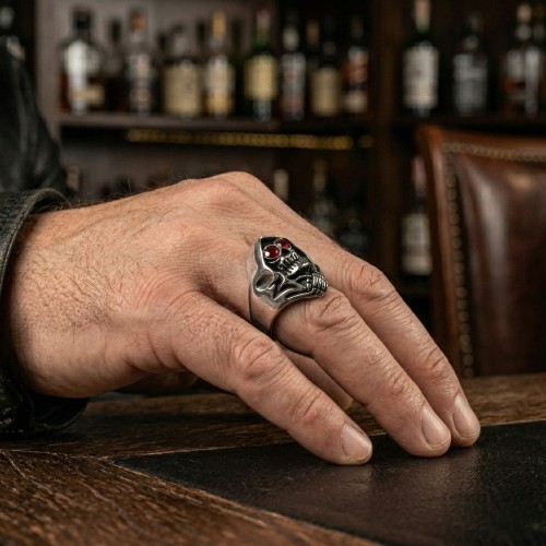 Acciaio dell'anello dell'anello della mangia di morte - occhi rossi Zirconi - Reaper