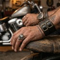 Acciaio dell'anello di Manière dell'uomo - Capodistrello del teschio del moto e del motociclista del ragno