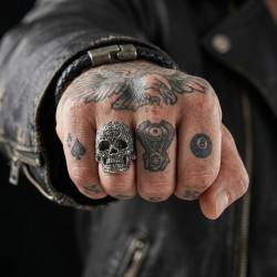 Bague Tête de Mort Chevalière Homme Acier Inoxydable Arabesque Biker Motard 2