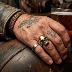 Grosse Chevalière Homme Acier - Bague Tête de Mort Biker Plaqué Or 2