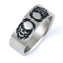 Anillo de anillo de hombre de acero cepillado - Demonio y grabado de la cabeza de la muerte