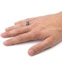 Anillo de la alianza de anillo de mano con dos filins negros retorcidos incrustados