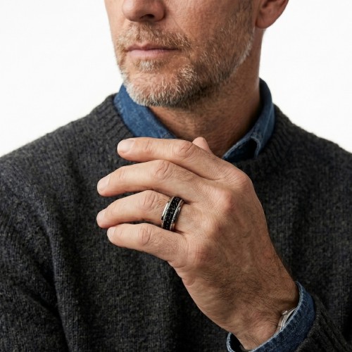 Anillo de compromiso original encadenado simbolizando el compromiso eterno para los hombres