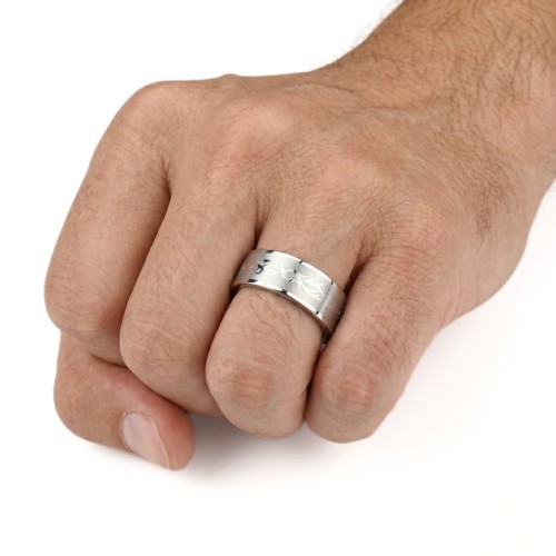 Anello in stile acciaio tribale con interni liscia per il comfort assoluto per uomini o donna