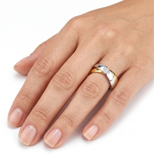 Cómodo anillo de compromiso con chapa de interior suave y oro por ionización