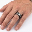 Schwarzer Edelstahl-Mann-Ring mit 8mm grauem stammal-geflochten Muster
