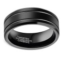 Anello di fidanzamento nero con design moderno con mate finitura banda centrale