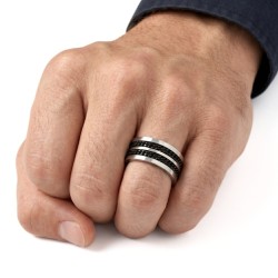 Detail of black chiseled links treated with ionization on titanium ring 2