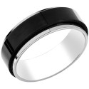 Nahaufnahme auf glatten Ausführungen und schwarzen ionisierten Furnier, die eine flüssige und stille Drehung des Rings garantier