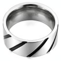 Details Titan-Mann-Ring mit ultra modernem und minimalistischen Design mit schwarzen Streifen, die von der Ionisierung verkruste