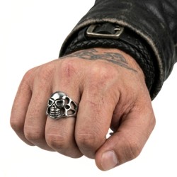 Bague pour homme en acier tête de mort sourire carnassier biker 2