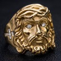 Schließen Sie oben auf den Symbolen des christlichen Glaubens dieses Rings mit den feinen Merkmalen des feierlichen Gesichtes vo