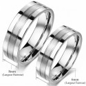 Un anello combinato con design minimalista ed elegante per un paio di donna uomo per sigillare la loro unione