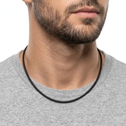 Vista dettagliata della chiusura tubolare massiccia magnetica che garantisce una chiusura rapida e sicura della collana 2