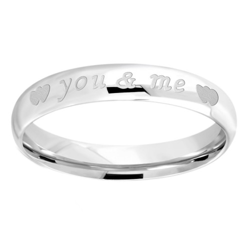 Vue de profil de la bague en acier you and me pour femme montrant sa surface et ses superbes reflets miroitants