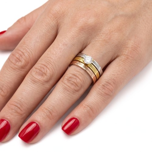 Tres anillos de 3 mm Anillo de mujer que muestra el resplandor de la chapa ionizada y la fuerza de las garras de engarzado de 4