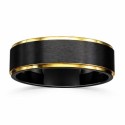Anillo de hombre de acero inoxidable bicolor para hombre con cepillado diadema central y bordes de oro
