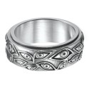 Vue détaillée de la bague rotative montrant les superbes finitions en relief de la rétine et du contour de l'Œil omniscient