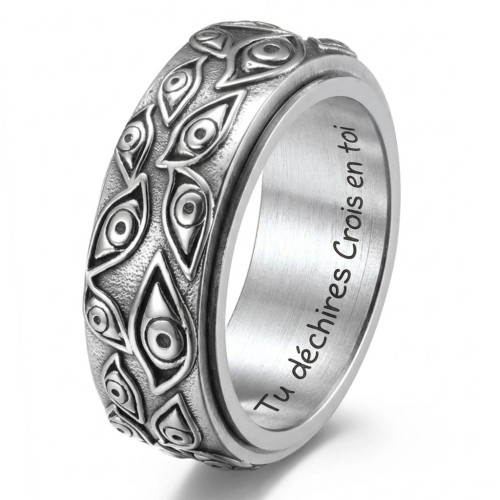 Vue de la bague oeil de providence en acier pour homme avec gravure personnalisée au laser
