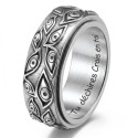 Vue de la bague oeil de providence en acier pour homme avec gravure personnalisée au laser