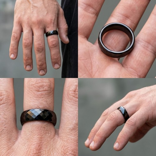 Nombreuses vues de cette bague anneau moderne et large pour homme en céramique noire avec facettes géométriques