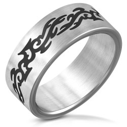 Anillo de anillo moderno y amplio para hombre en acero cepillado decorado con un friso negro con patrones tribales