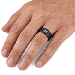 Anillo de compromiso moderno de hombre y mujer moderno con un pavimento cuadrado de 4 zirconia blanca 2