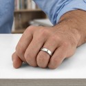 Bague anneau en carbure de tungstène lisse de 4mm pour homme pour un style minimaliste et moderne