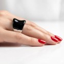 Chevalière grosse bague pour femme en acier inoxydable et résine noire pour un style moderne et affirmé