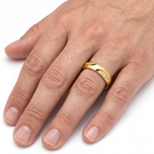 Alliance pour homme en acier doré avec pavé de pierres pour un style affirmé, moderne et minimaliste