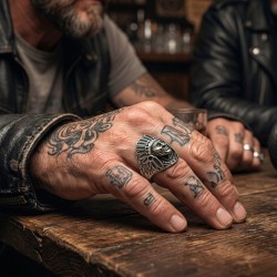 Anello in maglia moderna e ampia per uomo in acciaio inox scolpito sotto forma di testa di apache indiano chef 2