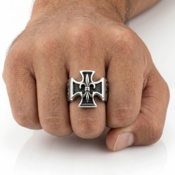 Moderner und breiter Strickring für den Mann in poliertem Edelstahl in Form eines Malta-Kreuzes mit Fleur de Lily 2