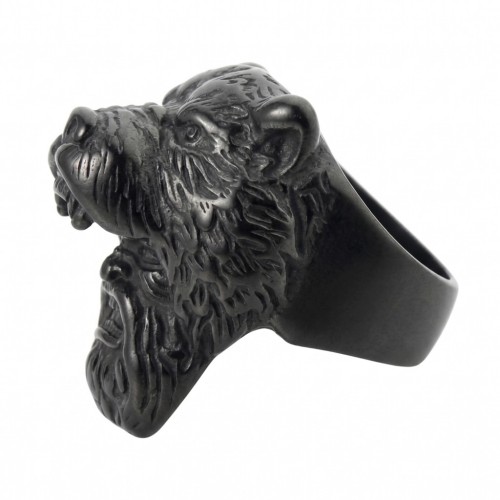 Vue de profil de la chevalière viking montrant les détails sculptés de la fourrure de l'ours et la gueule ouverte