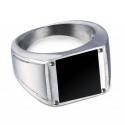 Anello da maglieria moderno e ampio per uomo in acciaio inox con un viso rettangolare con un cabochon nero