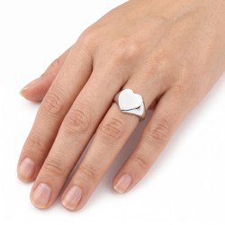 Anillo de mando moderno y amplio para mujer en acero inoxidable de plata con bandeja en forma de corazón listo para grabado 2